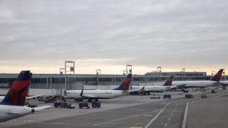 Aeropuertos de Nueva York y Nueva Jersey cierran tras terremoto