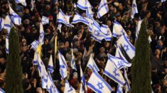 Decenas de miles de israelíes protestan contra la reforma judicial de Netanyahu
