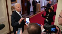 77 legisladores demócratas escriben una carta criticando gestión de Biden de crisis fronteriza