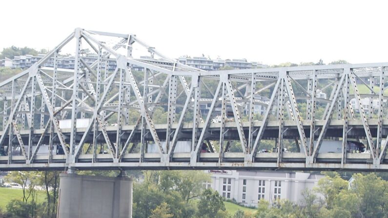El puente Brent Spence el 22 de septiembre de 2011 en Cincinnati, Ohio. (Matt Sullivan/Getty Images)