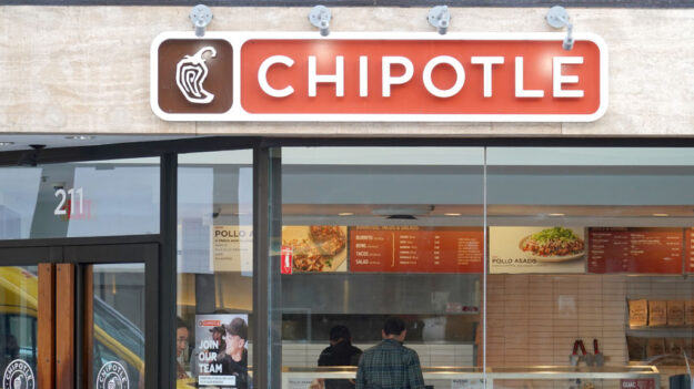 Cadena de restaurantes Chipotle abre 15,000 puestos temporales en EE.UU.