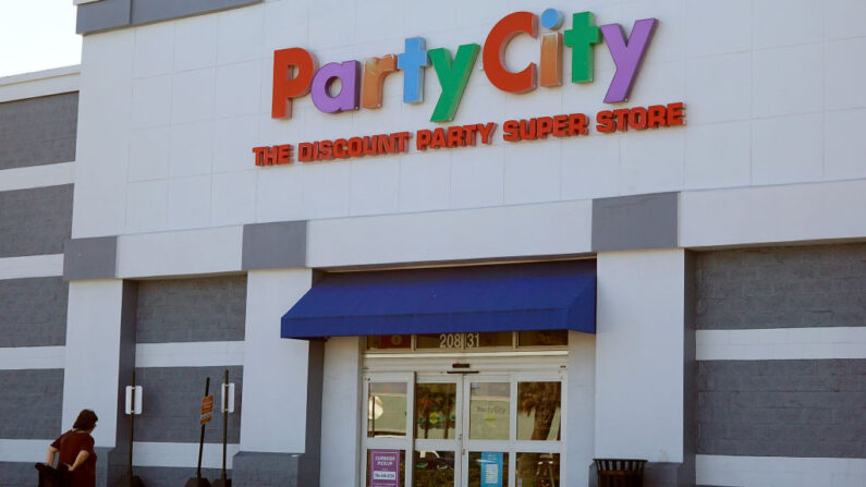 Vista exterior de una tienda Party City el 18 de enero de 2023 en Miami, Florida. (Joe Raedle/Getty Images)