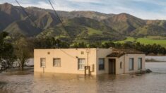 Peligrosos deslizamientos de tierra afectan a California tras las torrenciales tormentas