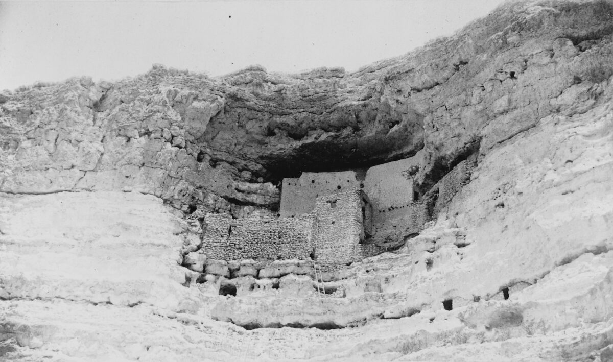 Castillo de Montezuma en Verde Valley, Arizona, registrado en 1887. (Dominio público)