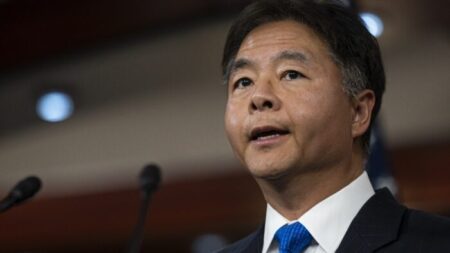 Rep. demócrata Ted Lieu habla sobre «consecuencias» de retrasos en elección de presidente de la Cámara