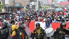 Reinician protestas en Perú con bloqueos de vías pero sin choques violentos
