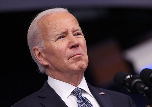 El presidente Joe Biden pronuncia un discurso en Washington el 12 de enero de 2023. (Kevin Dietsch/Getty Images)
