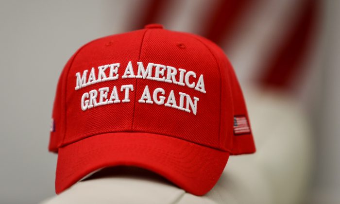 Una gorra Make America Great Again (MAGA), el 22 de enero de 2019. (Samira Bouaou/The Epoch Times)
