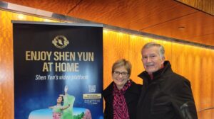 Shen Yun “le cantó a mi alma artística”, dice profesora de arte jubilada