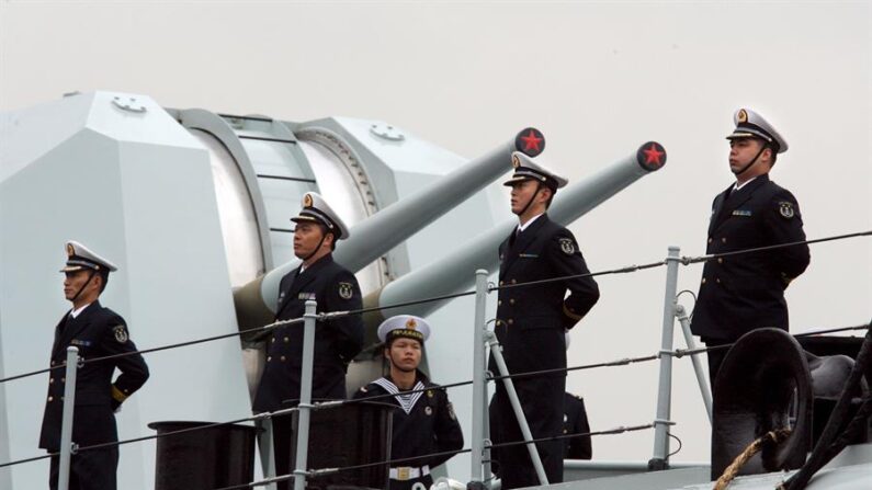Imagen de Archivo del buque de guerra chino 'Shenzhen'. EFE/Everett Kennedy Brown