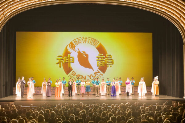 Autoridades de Arizona dan la bienvenida a Shen Yun Performing Arts