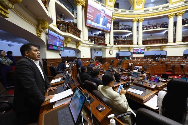 Fotografía cedida por el Congreso de Perú que muestra otra sesión del pleno que debate un proyecto de ley para adelantar elecciones generales, en Lima (Perú). EFE/ Congreso del Perú
