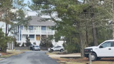 Vecinos de Rehoboth Beach comentan allanamiento del FBI a la casa de vacaciones de Biden