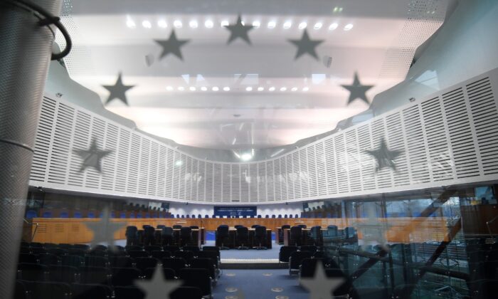 Esta foto muestra el interior del Tribunal Europeo de Derechos Humanos (TEDH) en Estrasburgo, este de Francia, el 7 de febrero de 2019. (Frederick Florin/AFP vía Getty Images)
