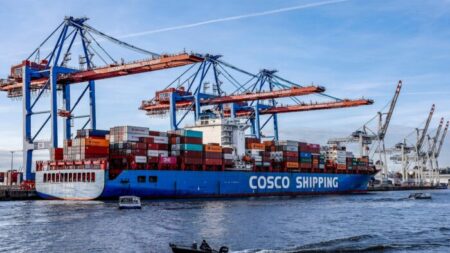 Índice de carga de contenedores de China se desploma tras 5 meses seguidos de exportaciones debilitadas