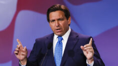 DeSantis responde a las críticas de los aspirantes republicanos para 2024