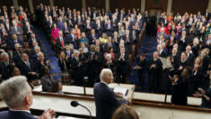 Biden pide al Congreso ampliar Medicare y hacer permanente la Ley de Asistencia Asequible