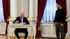 Biden dona USD 2000 millones más en ayuda militar a Ucrania en el aniversario de la guerra
