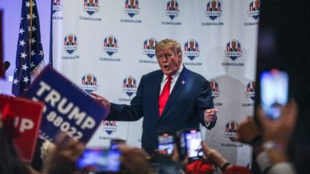 Trump da a conocer el equipo de líderes de su campaña en Iowa