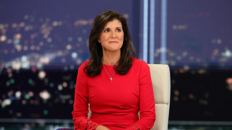 Nikki Haley visita "Hannity" en los estudios de Fox News Channel el 20 de enero de 2023 en Nueva York. (Theo Wargo/Getty Images)