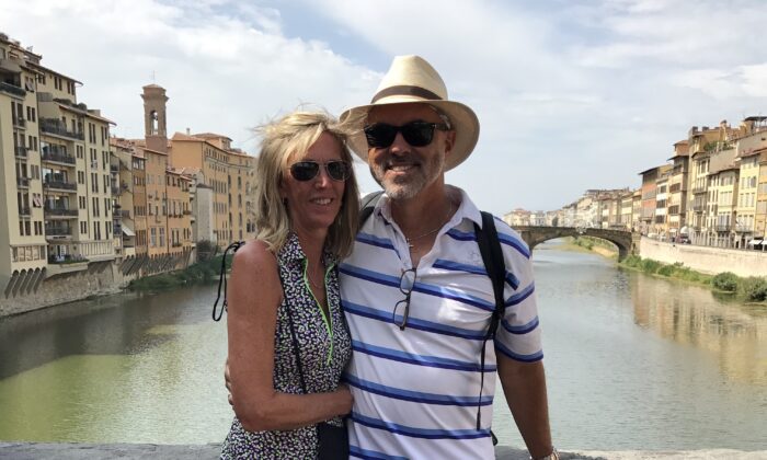 Marybeth y Peter Larson en Florencia, Italia, en 2017. (Cortesía de Peter Larson)