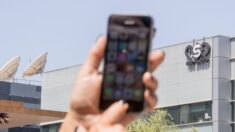 Agencia federal advierte a millones de usuarios de iPhone que cambien ya los ajustes