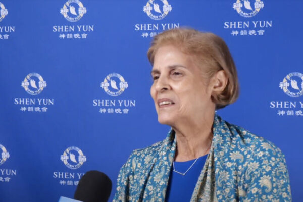 Shen Yun es “realmente conmovedor e impresionante” dice subdirectora de periódico de Santiago