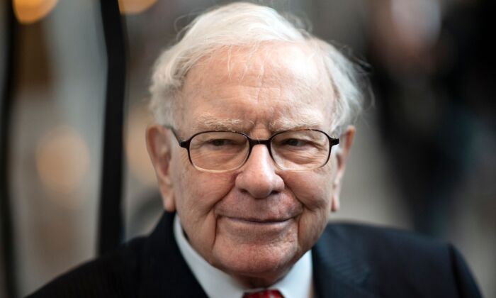 Warren Buffett, director ejecutivo de Berkshire Hathaway, asiste a la reunión anual de accionistas de 2019, en Omaha, Nebraska, el 3 de mayo de 2019. (Johannes Eisele/AFP/Getty Images)
