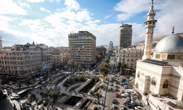 Una vista de la plaza Marjeh y el río Barada en el centro de la capital de Siria, Damasco, el 15 de diciembre de 2021. (Louai Beshara/AFP vía Getty Images)
