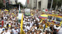 Miles de colombianos comienzan a llenar las calles para rechazar reformas del Gobierno