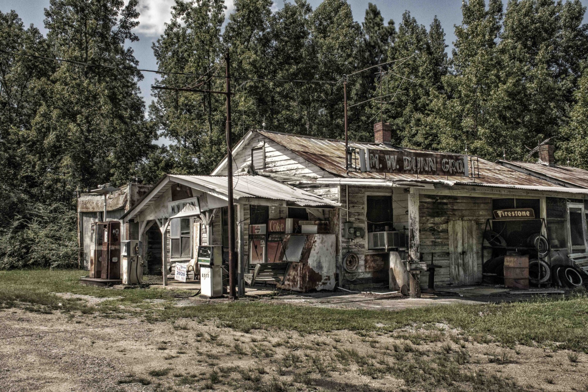 Estación de automóviles abandonada en Stoney Creek, Virginia. (Cortesía de Michael Wade)