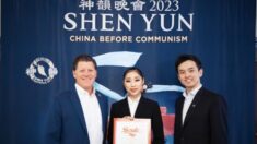 Senador estatal queda impresionado con el mensaje de libertad de expresión de Shen Yun