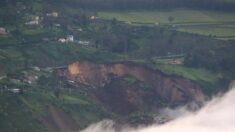 Deslizamiento sepulta un barrio en Alausí, en centro de los Andes de Ecuador