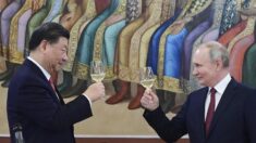 Beijing se compromete a estar hombro con hombro con Rusia