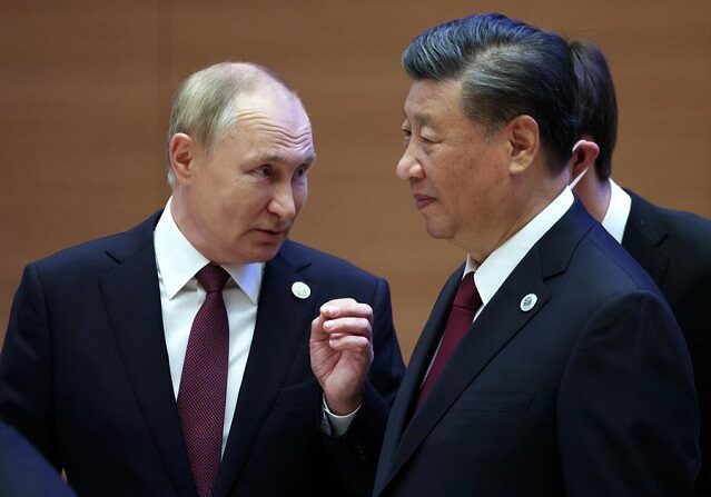 Los líderes ruso, Vladimir Putin, y chino, Xi Jinping, en septiembre de 2022 en Uzbekistan. EFE/EPA/SERGEI BOBYLEV/SPUTNIK/KREMLIN
