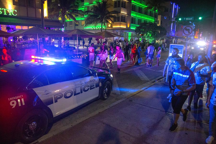Miami Beach rechaza otro toque de queda tras tiroteos en el "spring break"