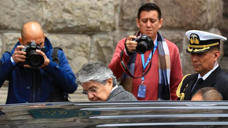 El presidente de Ecuador, Guillermo Lasso, a su llegada al Centro Cultural Metropolitano, en Quito (Ecuador), el 30 de marzo de 2023. EFE/José Jácome
