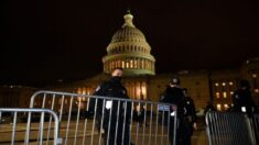Policía arresta a dos jóvenes armados cerca al Capitolio de EE.UU.