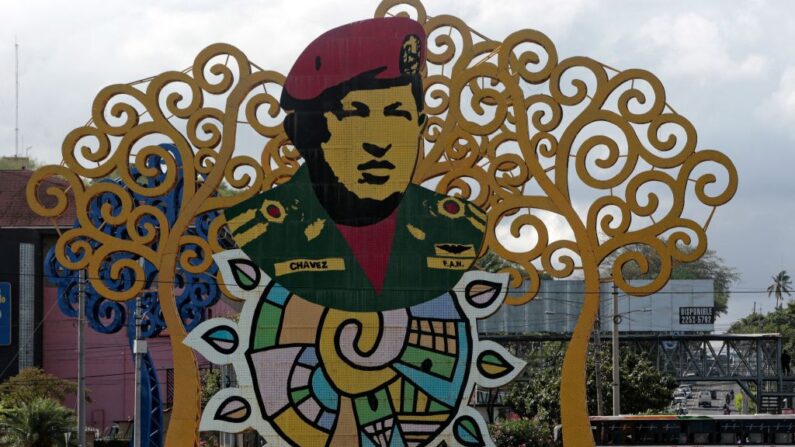 Un monumento en honor al fallecido líder venezolano Hugo Chávez en Managua (Nicaragua) el 10 de enero de 2122. (Oswaldo Rivas/AFP vía Getty Images)