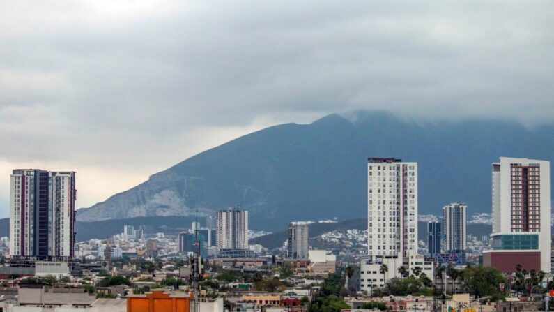 Vista general de la ciudad de Monterrey, estado de Nuevo León, noreste de México, tomada el 13 de marzo de 2023. (JULIO CESAR AGUILAR/AFP vía Getty Images)