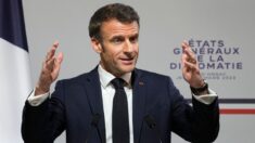 Macron impone por decreto reforma de pensiones y afronta una moción de censura y nuevas protestas