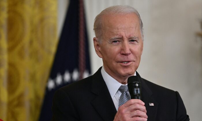 El presidente Joe Biden habla durante una recepción de Nowruz en el Salón Este de la Casa Blanca, en Washington, el 20 de marzo de 2023. (Richard Pierrin/AFP vía Getty Images)
