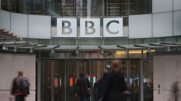 La BBC insta a su personal a eliminar TikTok de los teléfonos corporativos
