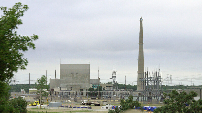 Esta foto del 24 de julio de 2008 muestra la planta de energía nuclear de Monticello en Minnesota. El sitio, que comenzó a operar en 1971, con un reactor que tenía licencia para operar hasta 2010, sin embargo, el 8 de noviembre de 2006, se extendió para operar hasta 2030. (Karen Bleier/AFP a través de Getty Images)