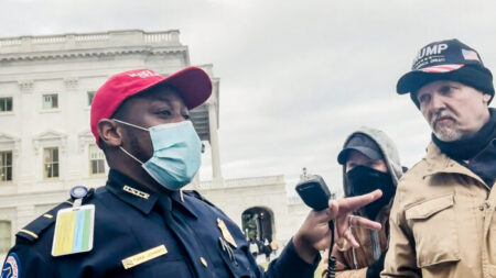 Exoficial de policía del Capitolio dice que los supervisores guardaron silencio durante el 6 de enero