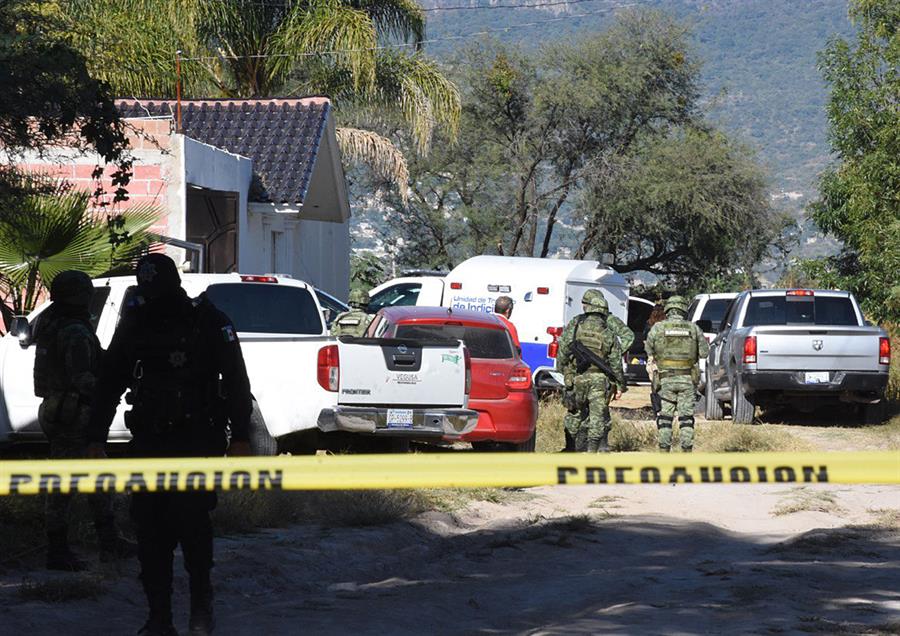 Activistas hallan 21 cuerpos en fosa clandestina en estado mexicano de Guanajuato