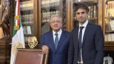 López Obrador recibe carta de Pedro Castillo en reunión con su abogado