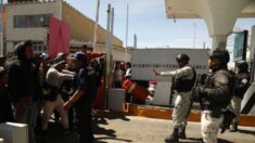 Cientos de inmigrantes ilegales intentan asaltar un puerto de entrada en la frontera de Texas