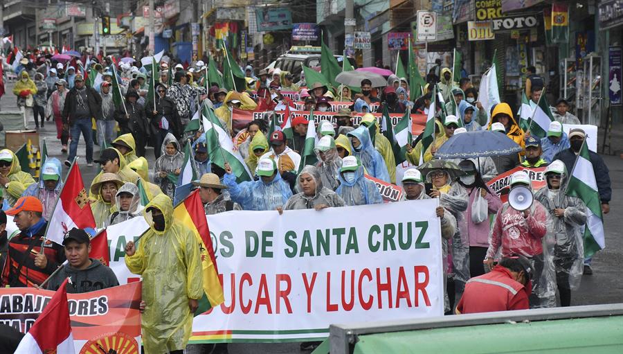 Maestros bolivianos rompen diálogo con el Gobierno y anuncian paro