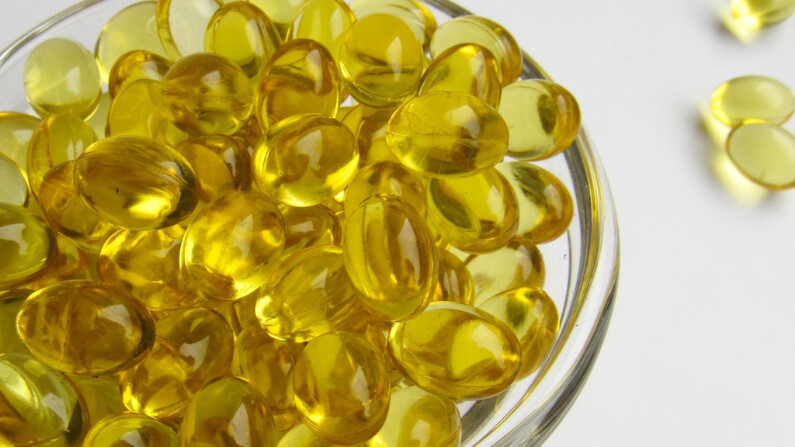 Suplementos como las vitaminas D y E son esenciales para la salud de la piel, sobre todo si no se dispone fácilmente de pescado u otros alimentos sugeridos.(Pixabay/ Panchenko_Karyna)